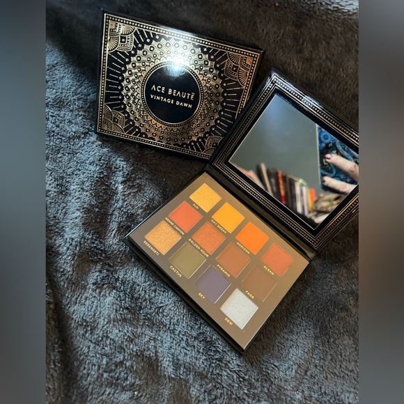 Ace Beautē Vintage Dawn Eyeshadow Palette 12 Vibrant Shades~Brand New In Box - Picture 1 of 3
